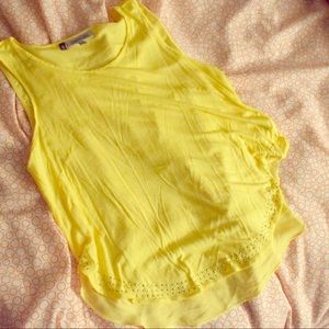 Yellow split-back tank